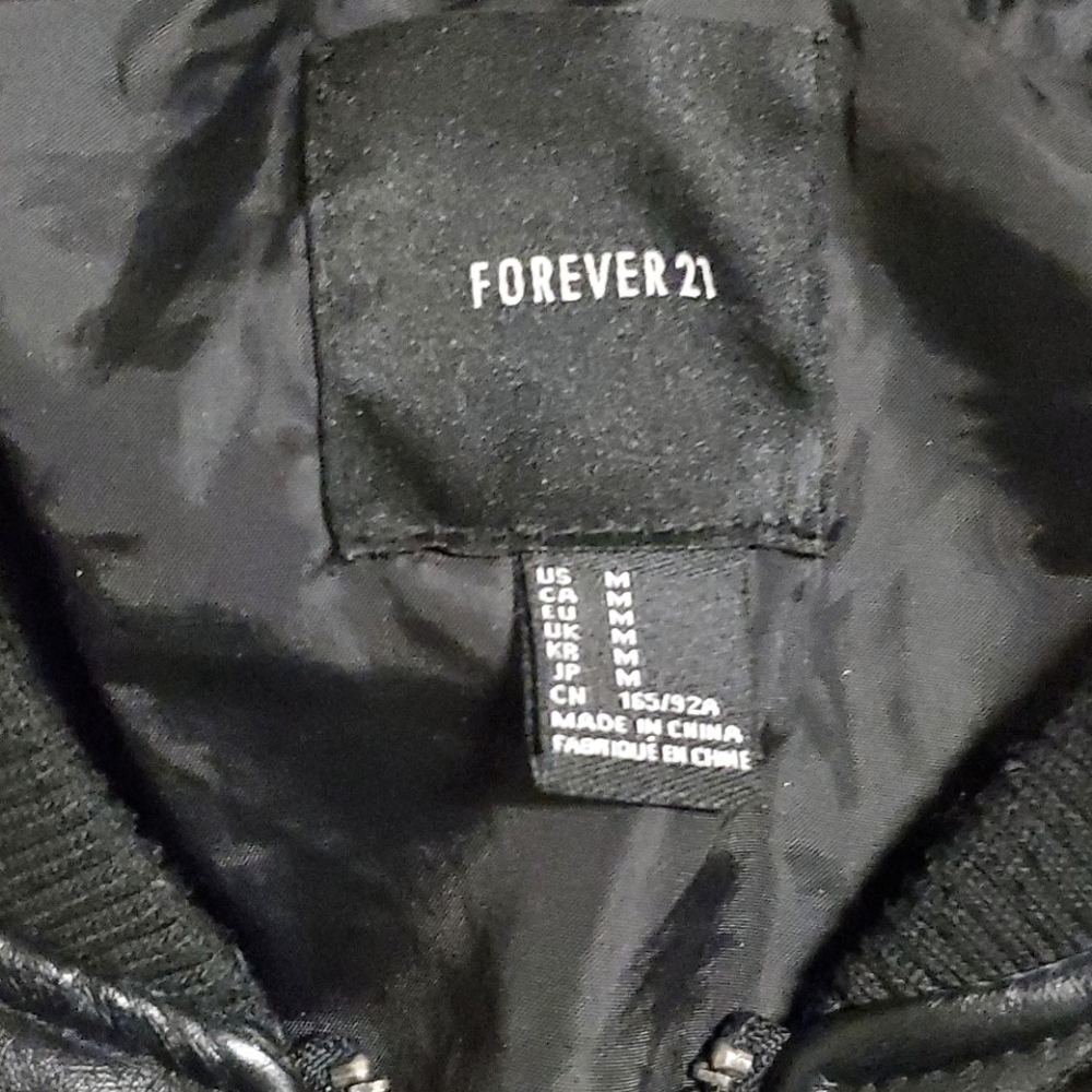 Leather jacket - Picture 2 of 4